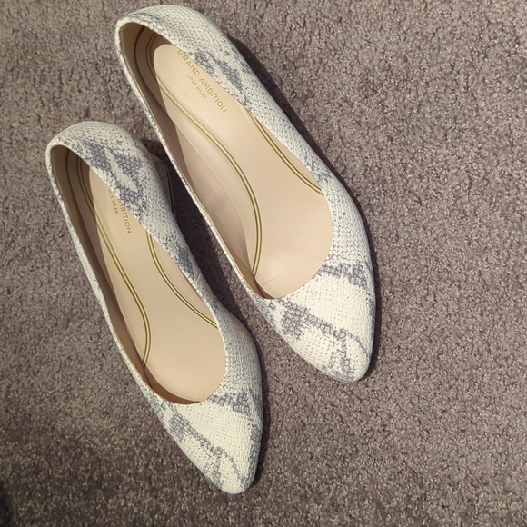 Cole Haan Grand Ambition wedges 9.5 B - Picture 1 of 4